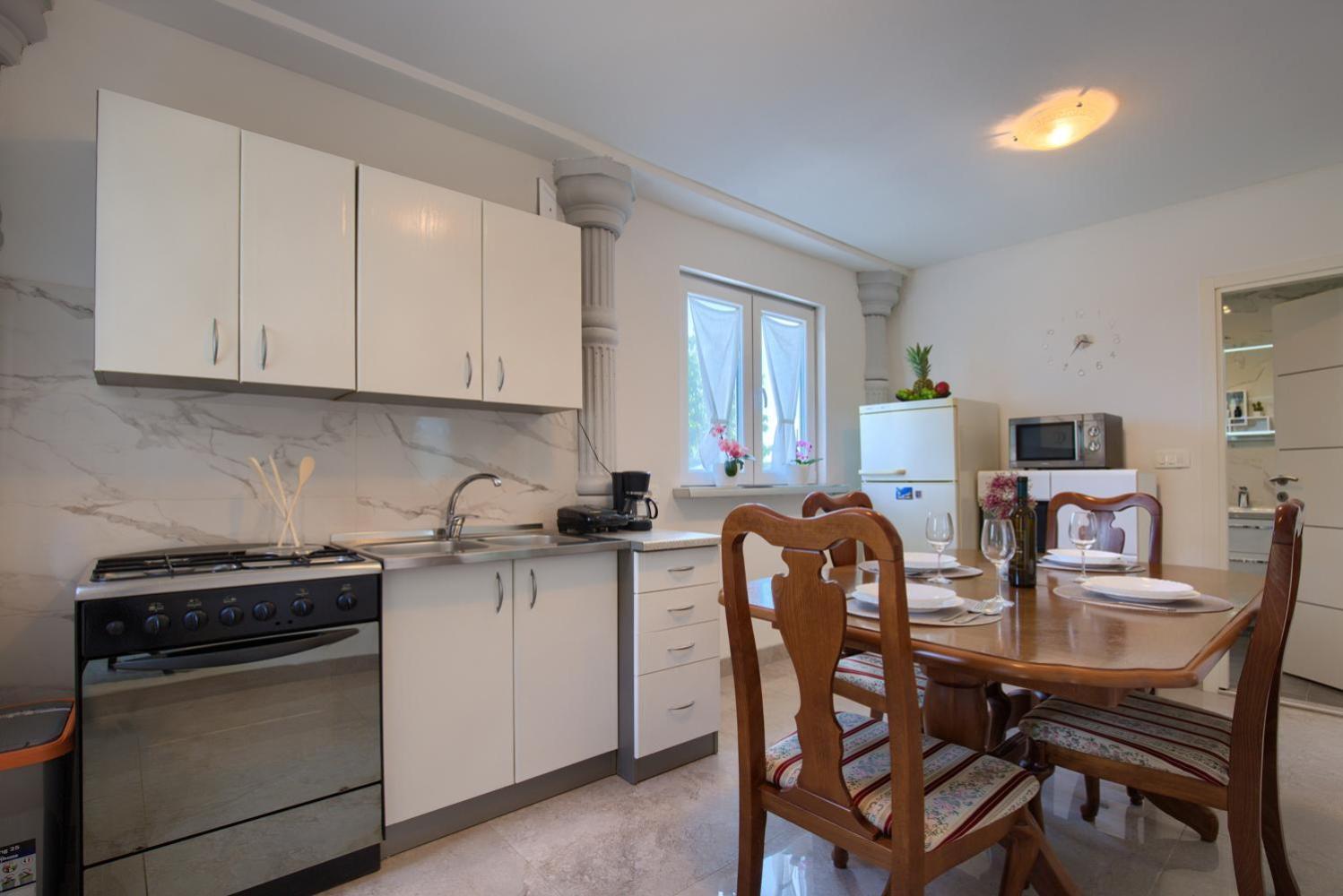Apartment Adrijano Pula